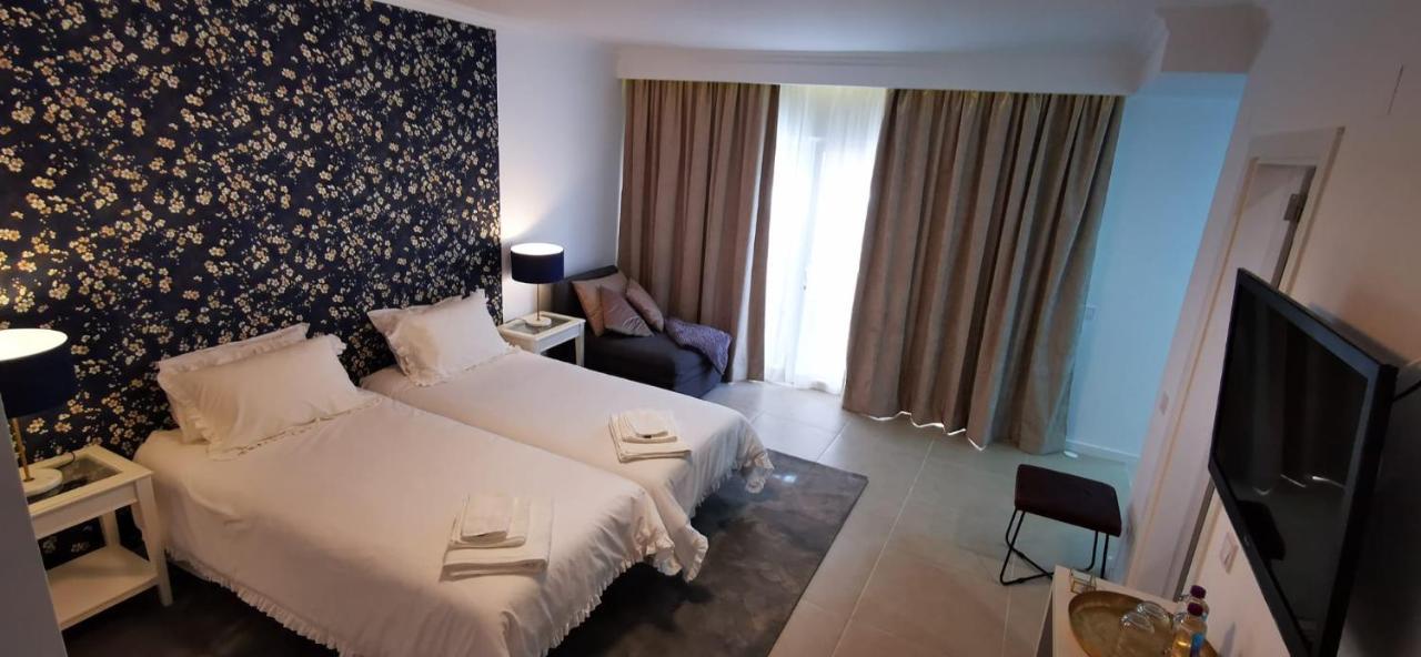 Quarto Duplo Com Kitchenette, Wc E Patio Privativo Leilighet Corroios Eksteriør bilde