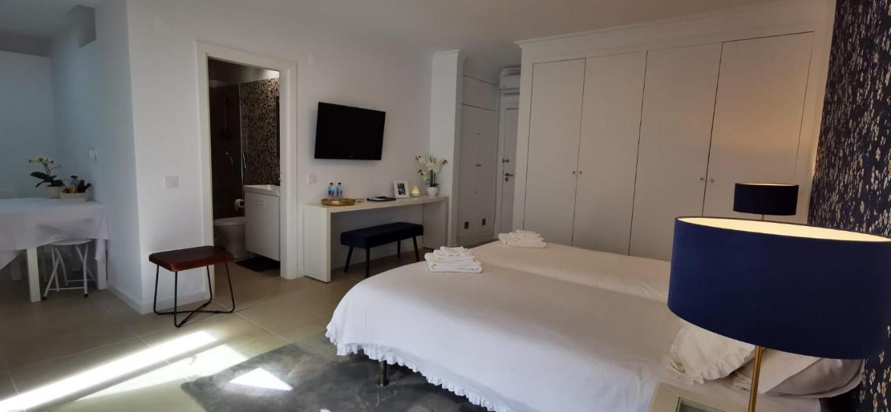Quarto Duplo Com Kitchenette, Wc E Patio Privativo Leilighet Corroios Eksteriør bilde