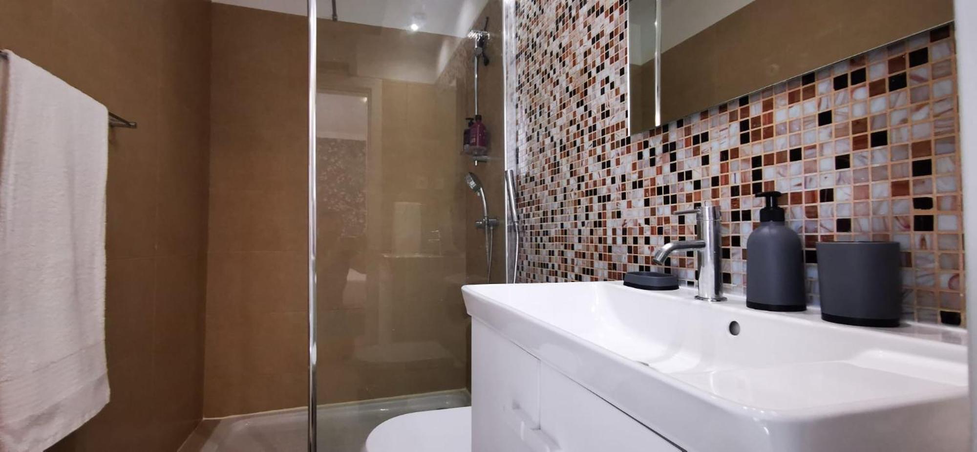 Quarto Duplo Com Kitchenette, Wc E Patio Privativo Leilighet Corroios Eksteriør bilde